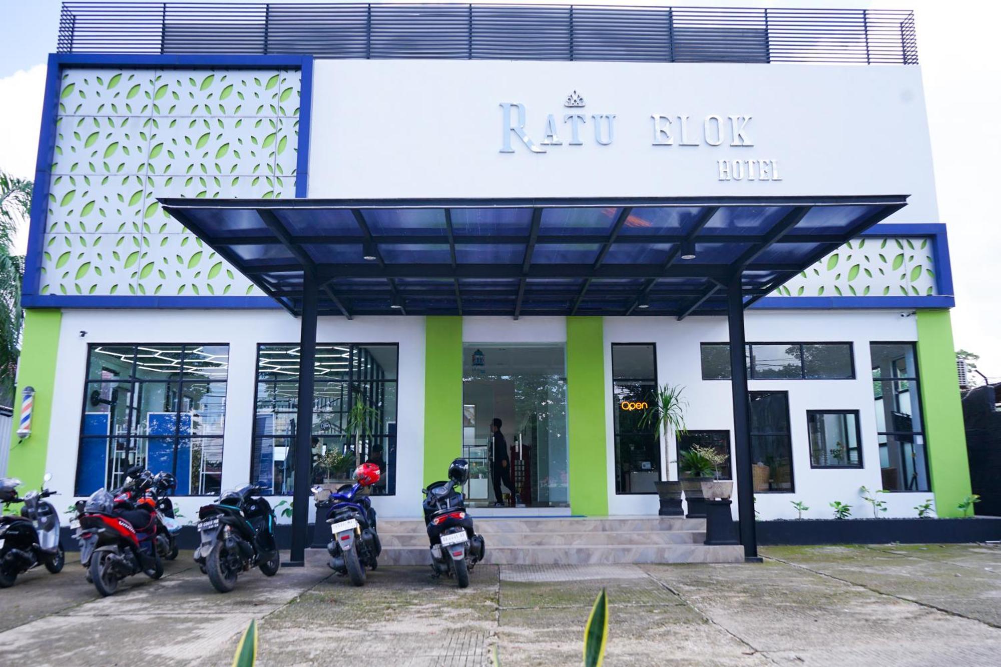 Urbanview Hotel Ratu Elok Syariah Banjarbaru By Reddoorz Martapura  Exterior photo